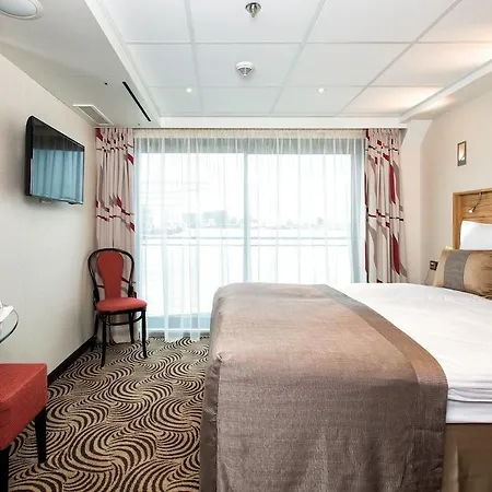 Crossgates Hotelship 4 Star - Altstadtnord -